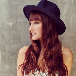 Meet your Posher, Cortney